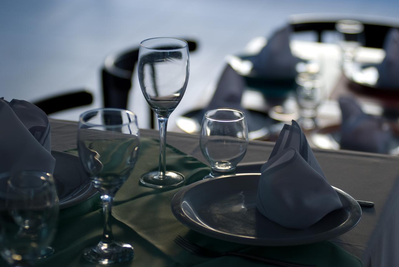 OYO Hotel Arembepe Beach Hotel Buitenkant foto