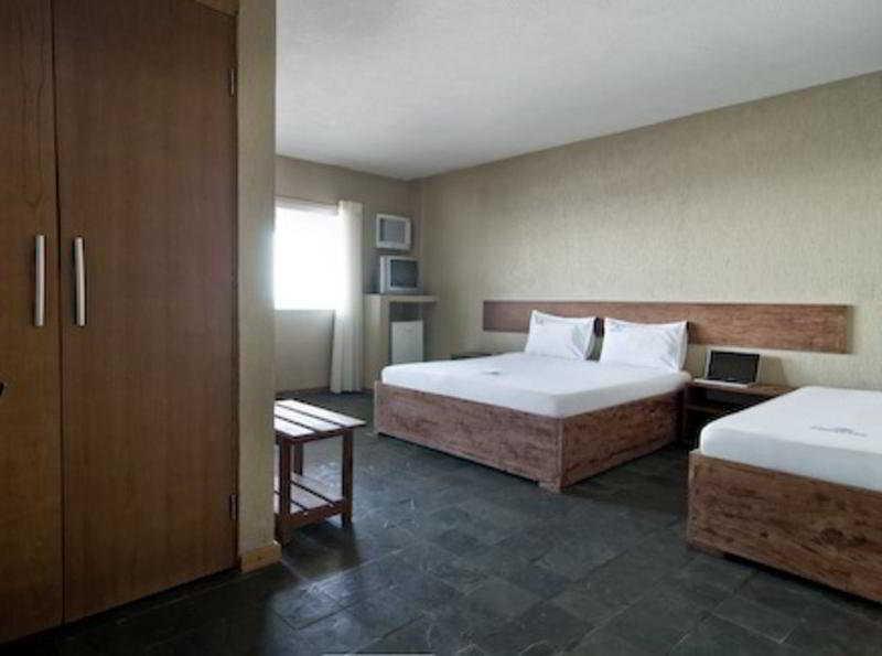 OYO Hotel Arembepe Beach Hotel Buitenkant foto